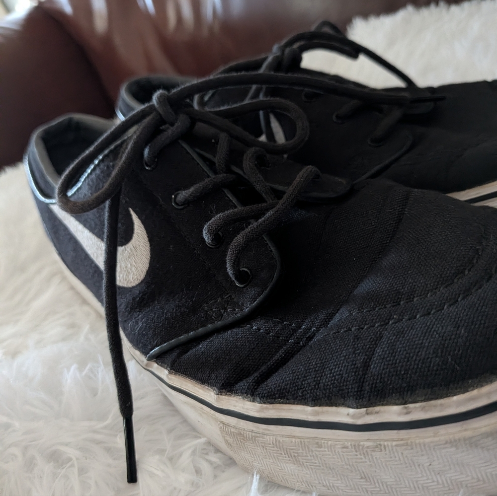 Nike Stefan Janoski Skateboarding & Co. Skateboard Shoes View 3